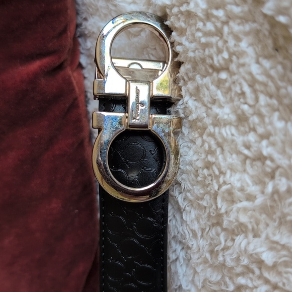 Salvatore Ferragamo Black Leather Belt with Gold Double Gancini Buckle - Picture 5 of 11